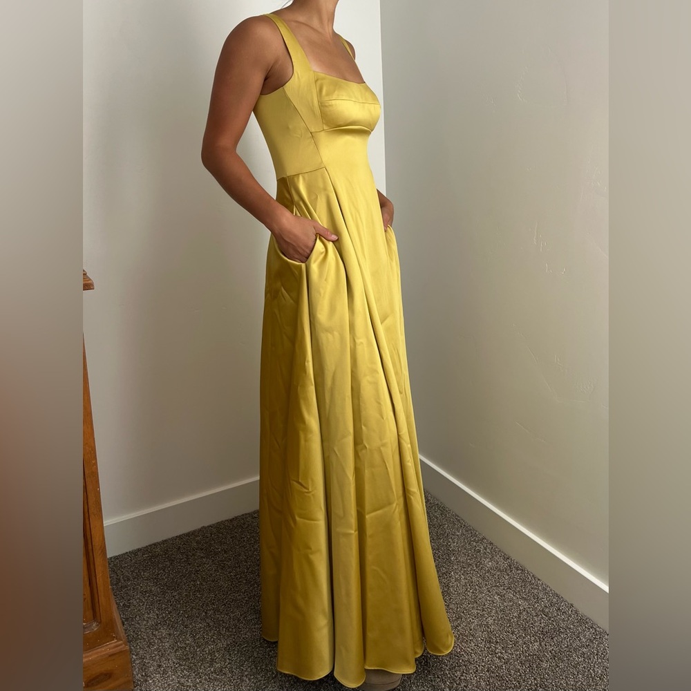 Dillard’s Silk Gold Evening Gown With Pockets